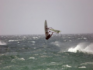  A perfect sea for winsurfing 